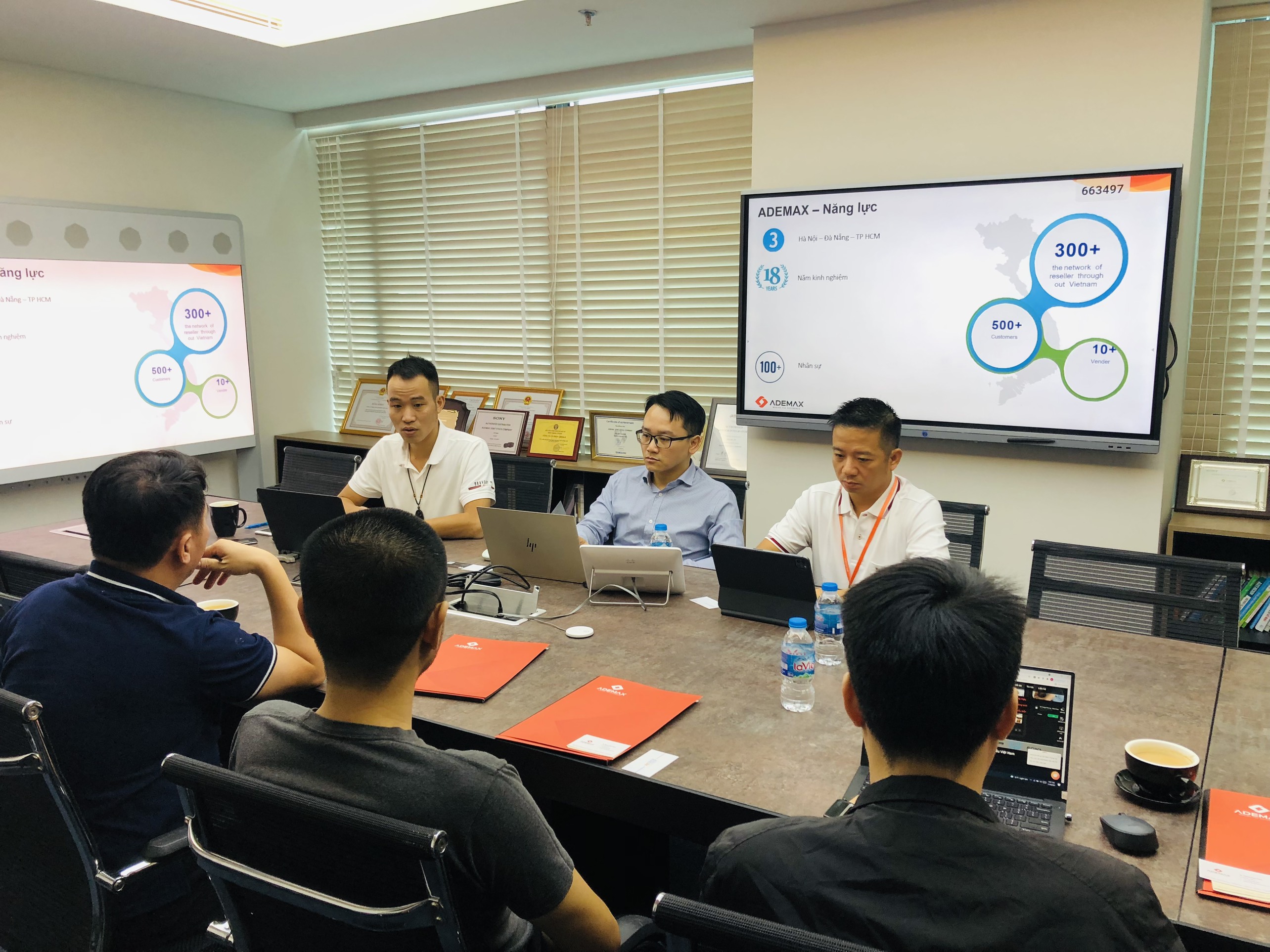 Một số hình ảnh tại buổi gặp mặt