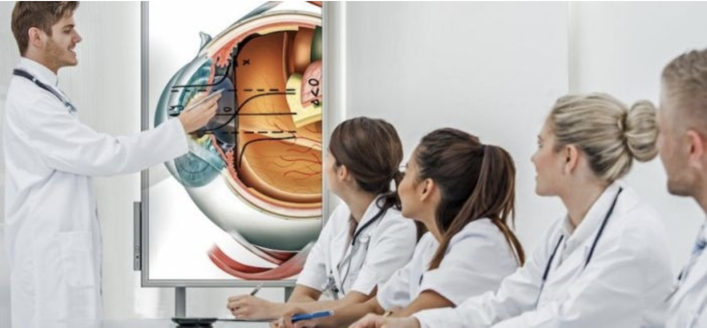 Màn hình độ phân giải cao – Nền tảng phát triển y tế từ xa