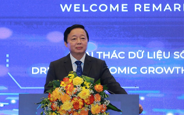 Việt Nam đang trên con đường chuyển đổi số - Ảnh 1. Phó Thủ tướng Trần Hồng Hà cho rằng, việc lựa chọn con đường phát triển xanh, kinh tế tuần hoàn carbon thấp, net zero… đặt ra những thách thức rất lớn đồng thời cũng là cơ hội để Việt Nam có thể thay đổi cơ bản mô hình phát triển