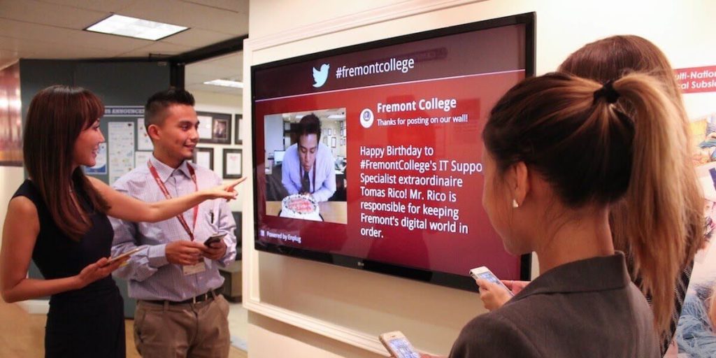 Cải thiện Truyền thông nội bộ của doanh nghiệp với Bảng hiệu kỹ thuật số (Digital Signage)