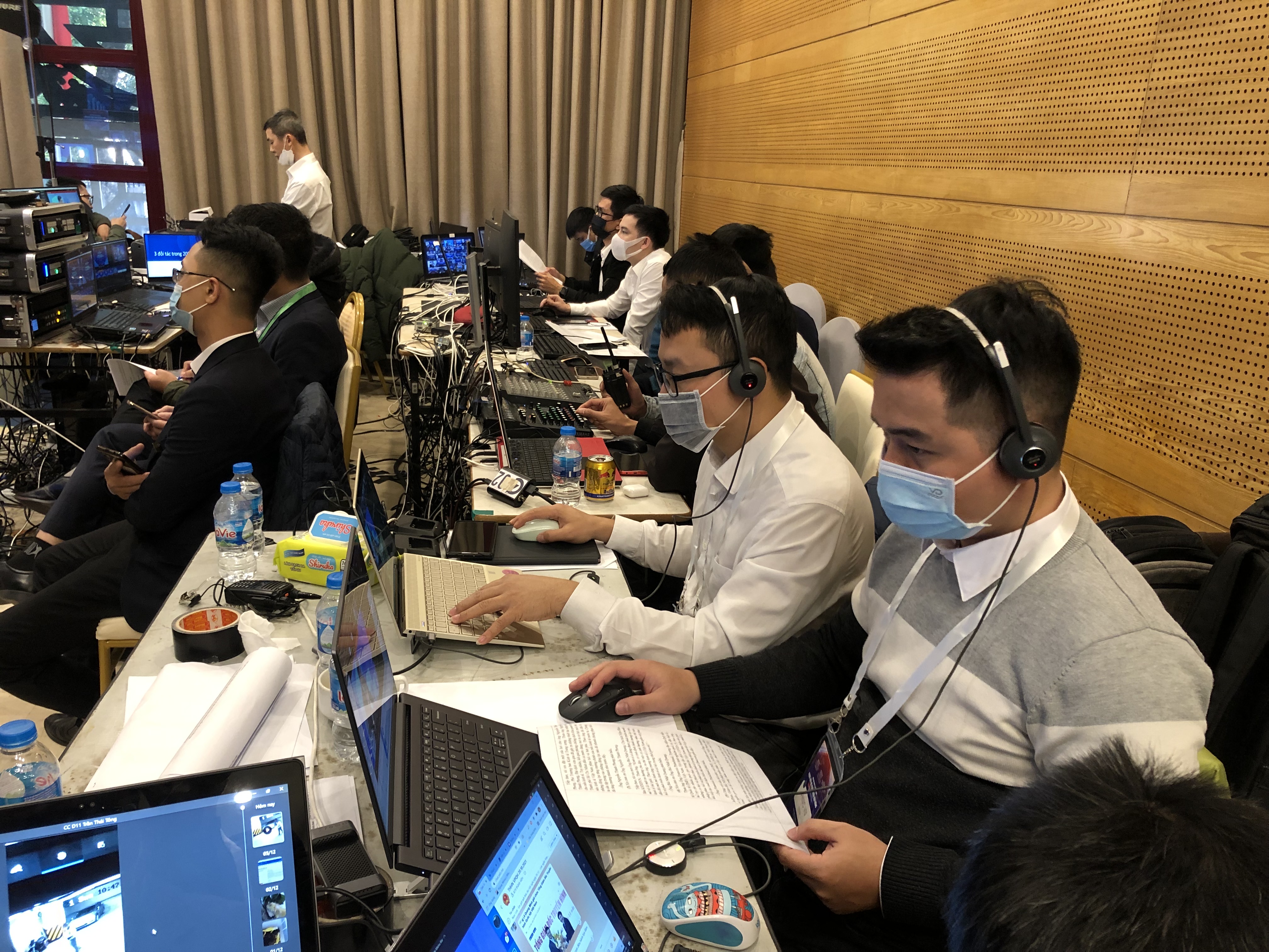 Đội ngũ Ademax vận hành giải pháp hội nghị truyền hình Cisco Webex tại sự kiện