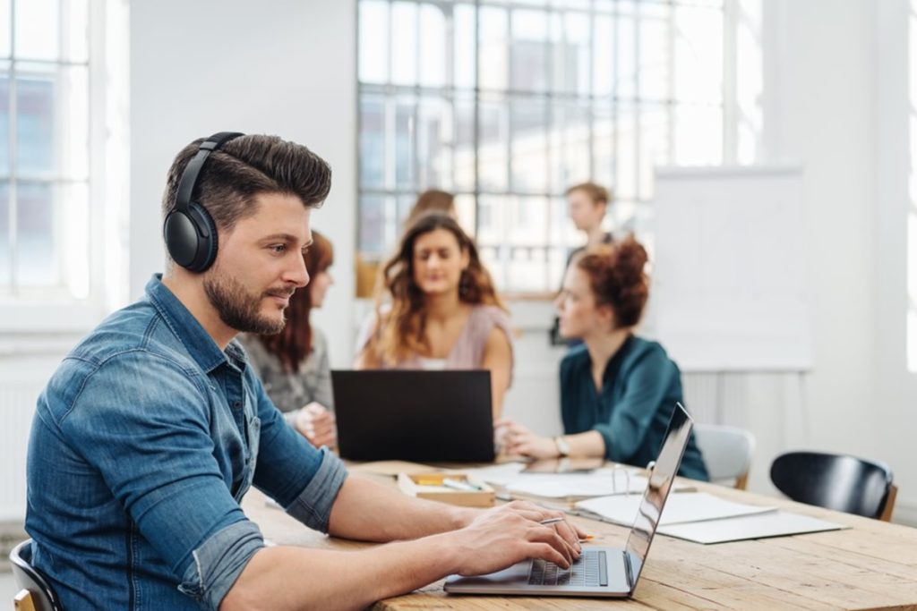 WEBEX loại bỏ 16 tỷ phút tiếng ồn cho người dùng